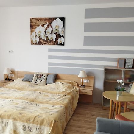 Nyugalom Apartman ซาลาคาโรส ภายนอก รูปภาพ
